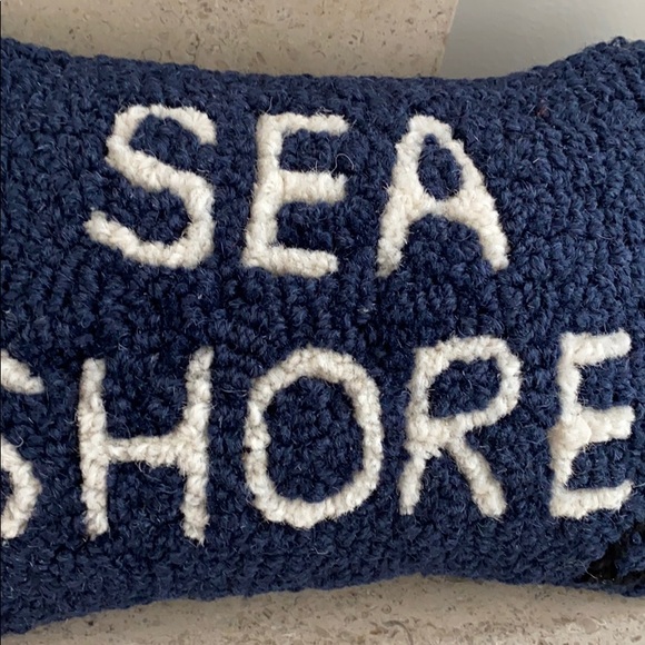 Sea Shore Hooked Throw Pillows. Set of 2. - Picture 6 of 8